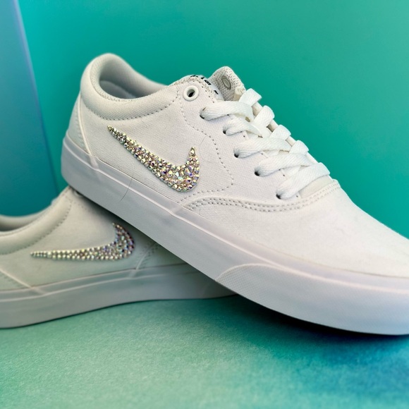 Nike WMS SB Charge Canvas Triple Sneakers with Genuine Swavorski Crystals SZ 6.5 - Picture 1 of 7